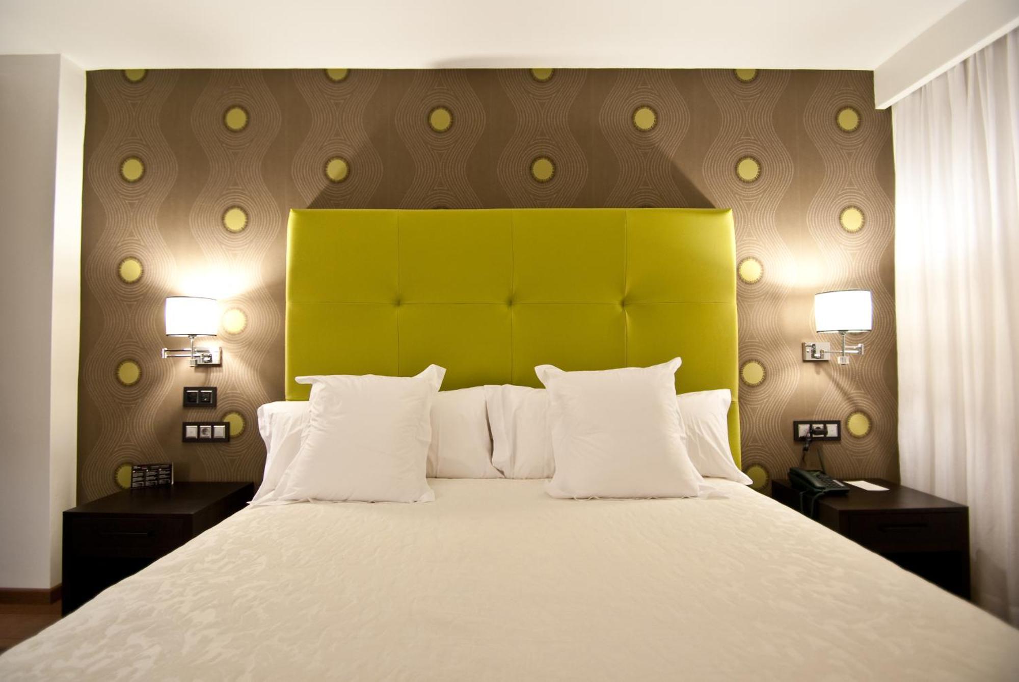 Hotel Infanta Leonor Écija Extérieur photo
