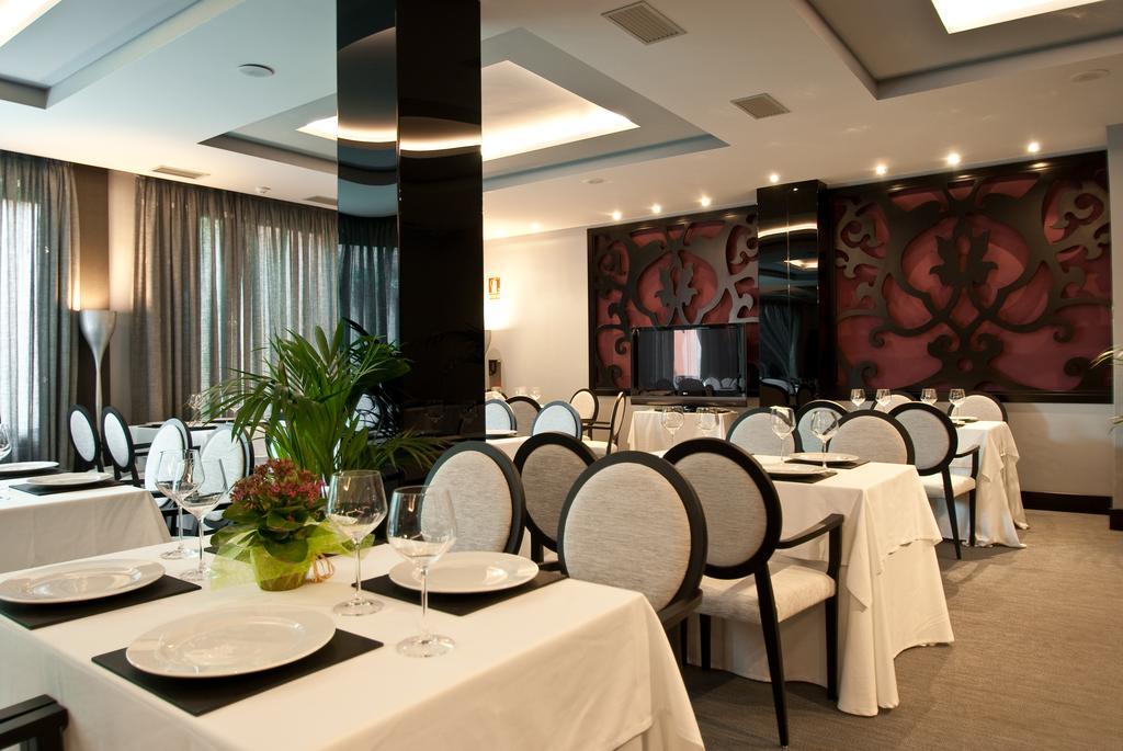 Hotel Infanta Leonor Écija Extérieur photo