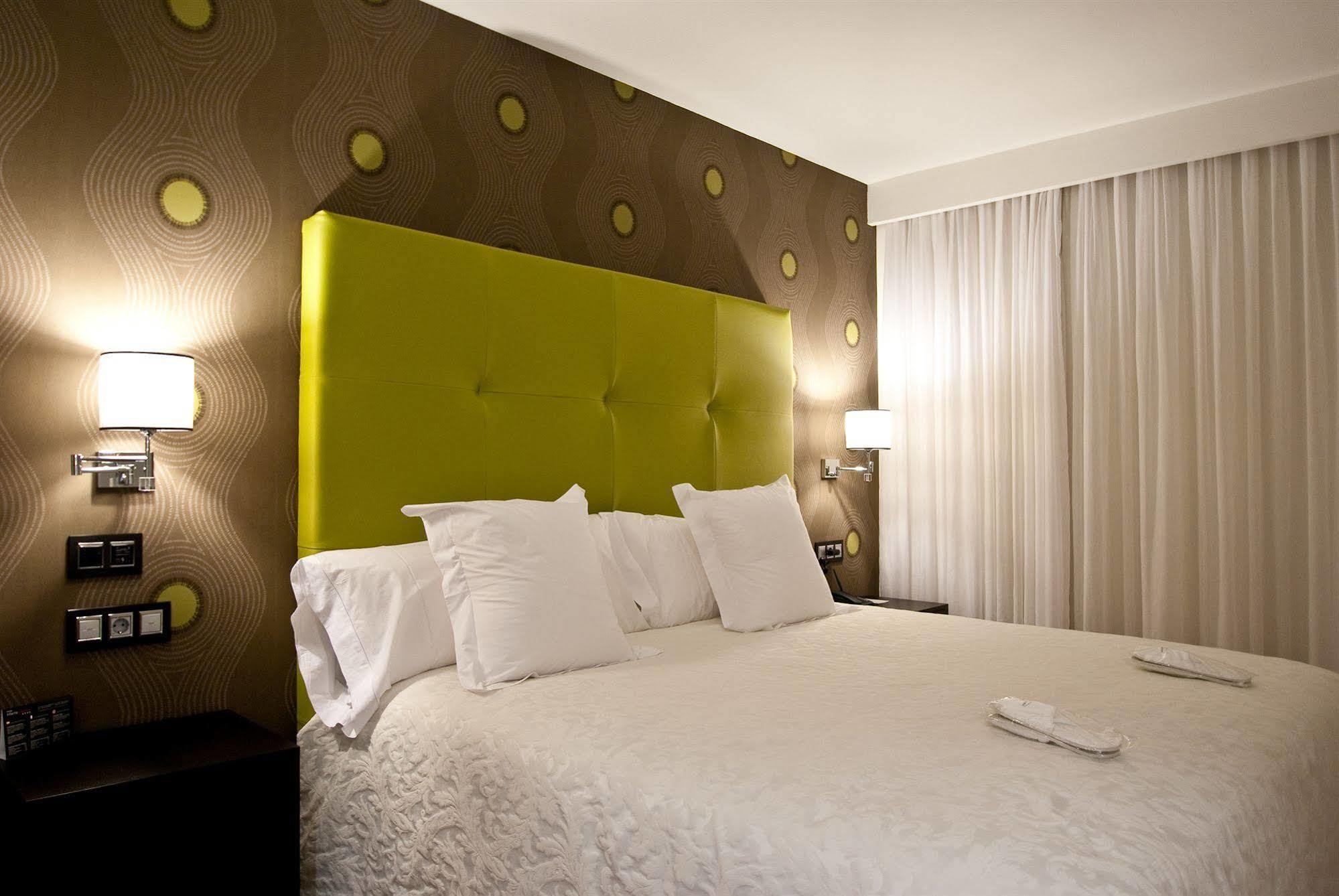 Hotel Infanta Leonor Écija Extérieur photo
