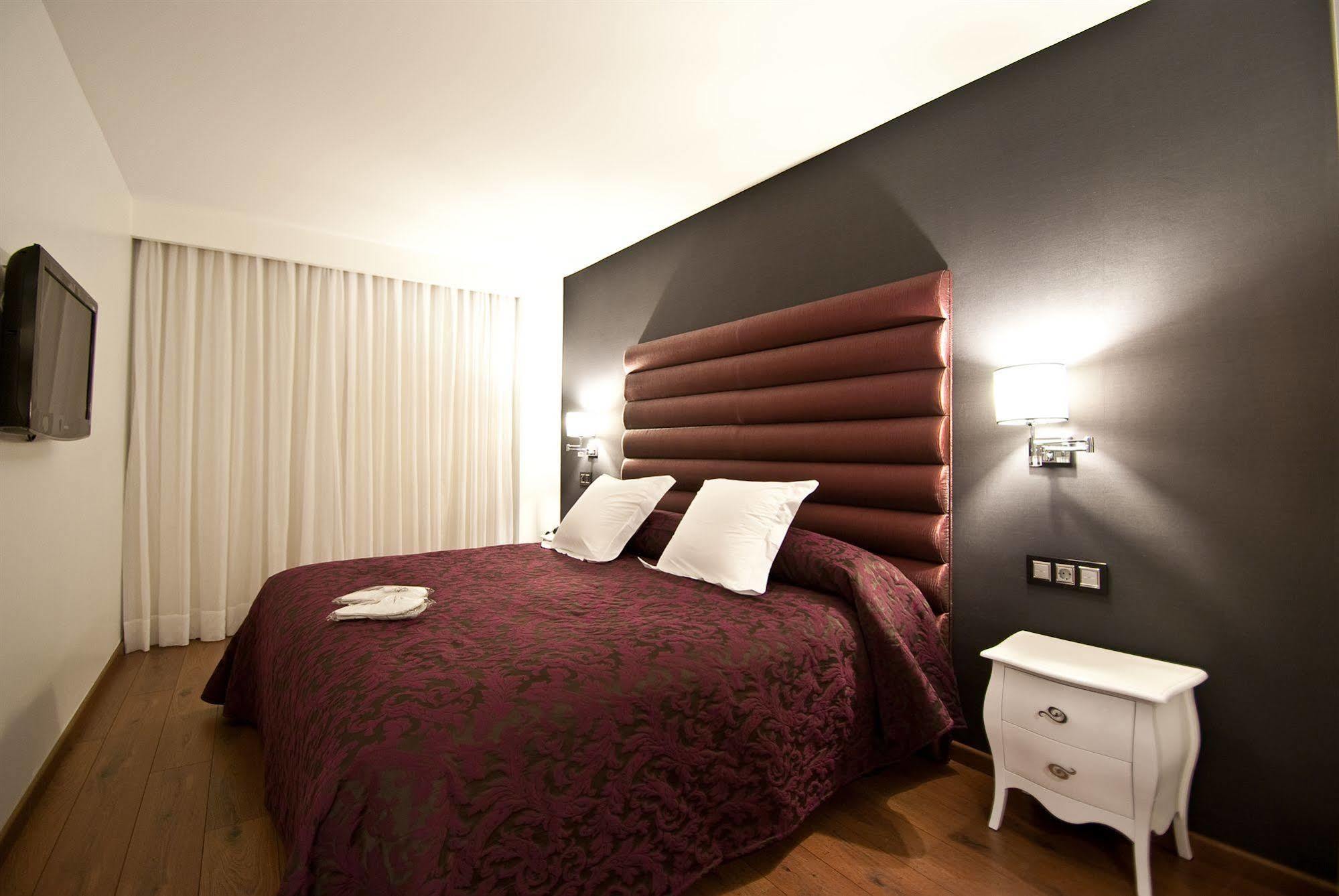 Hotel Infanta Leonor Écija Extérieur photo